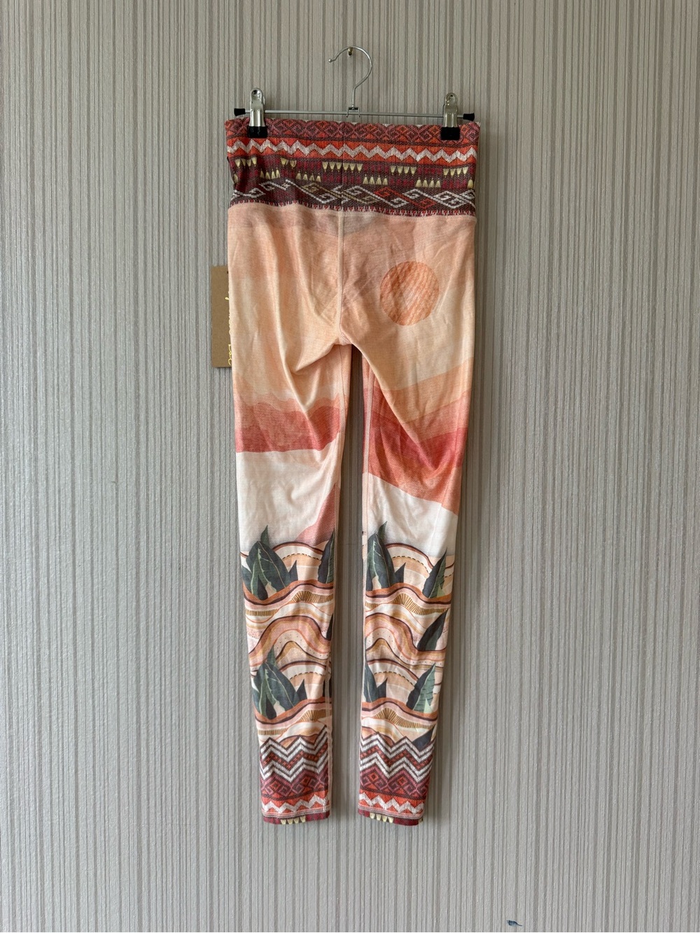 Niyama Sol Pink Orange Patterned Activewear Bottoms - Picture 4 of 4